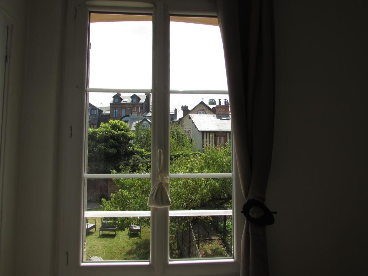 Les Gites De Claire Honfleur Eksteriør bilde